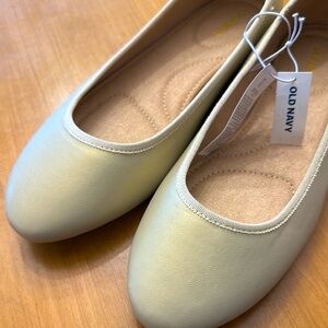 BNWT Old Navy Pearly Nude Ballet Flats, size 9